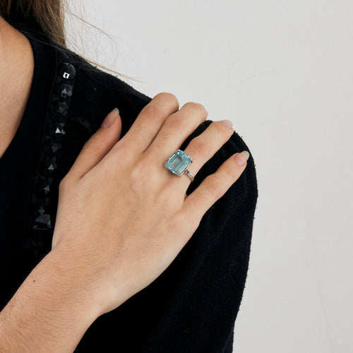 Bague Bague or blanc Topaze 58 Facettes