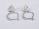 Boucles d'oreilles Boucles d'oreilles en or blanc serties de diamants en forme de cœur 58 Facettes 2174