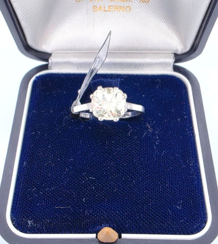 Bague 51 Bague en or blanc avec diamant solitaire 58 Facettes