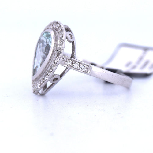 Bague 54 Bague en or blanc avec aigue-marine et diamant 58 Facettes