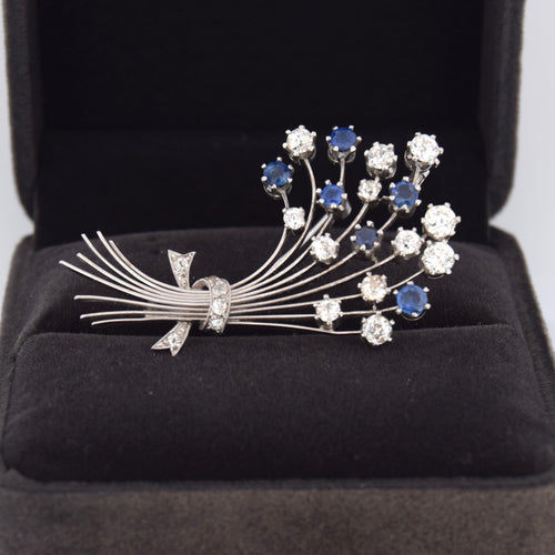 Broche BROCHE EN OR BLANC 18KT - SAPHIRS ET DIAMANTS 58 Facettes