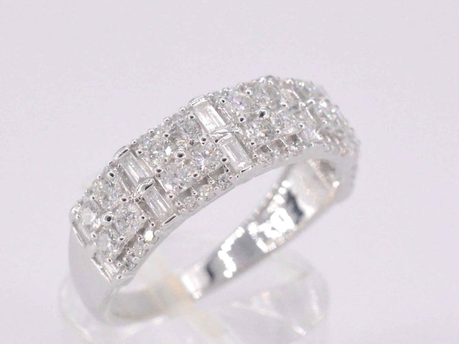 Bague 54 Bague en or blanc avec diamants 58 Facettes 2040