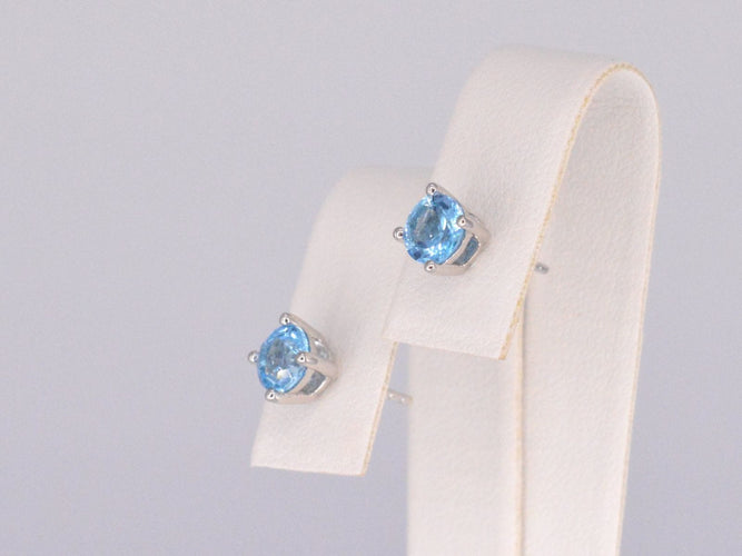 Boucles d'oreilles Boucles d'oreilles en or blanc avec topaze 58 Facettes 2201