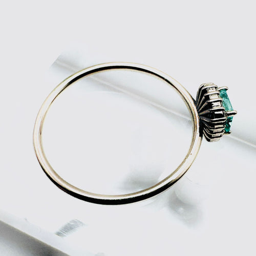 Bague 55 Bague en or blanc avec émeraudes et diamants 58 Facettes 50363