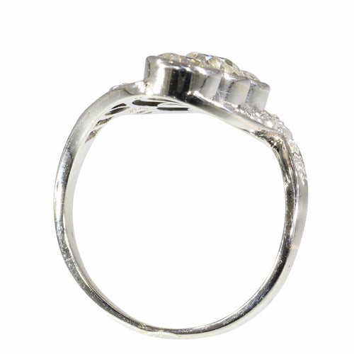 Bague 54 Bague Belle Époque aérienne en diamant, modèle trois pierres avec épaules taillées en rose 58 Facettes 25351-0042