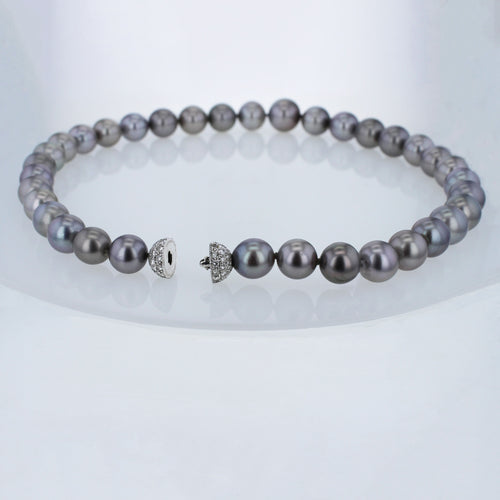 Collier Un collier Tahiti en chute avec un fermoir brillants. 58 Facettes 001.41425