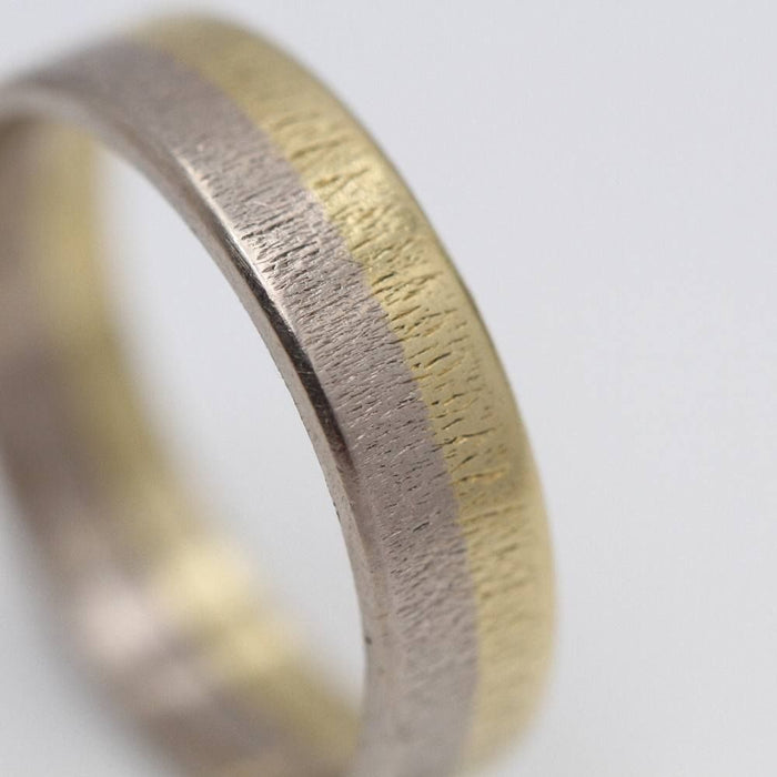 Two-tone gold wedding ring