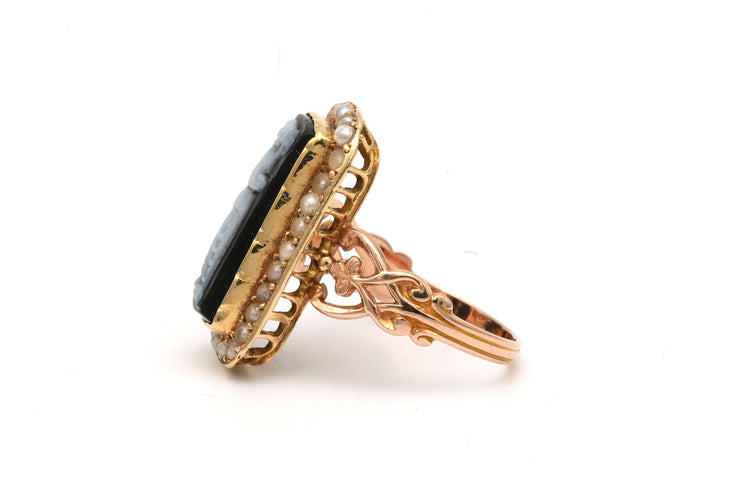 Bague 51 Bague Napoléon III en or jaune, sertie d'un camée et de perles 58 Facettes 19138