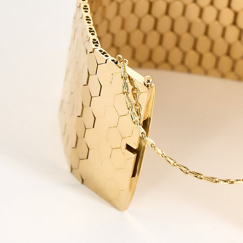 Bracelet Bracelet manchette en or jaune à maille nid d'abeille 58 Facettes CAL2622