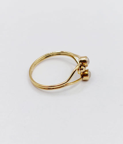 Bague 46.5 Bague toi et moi antique or perles et monture à enroulement 58 Facettes A06296