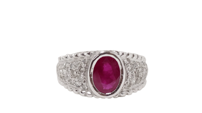 Bague 57 Bague Jonc en or blanc, rubis ovale et diamants 58 Facettes F4832