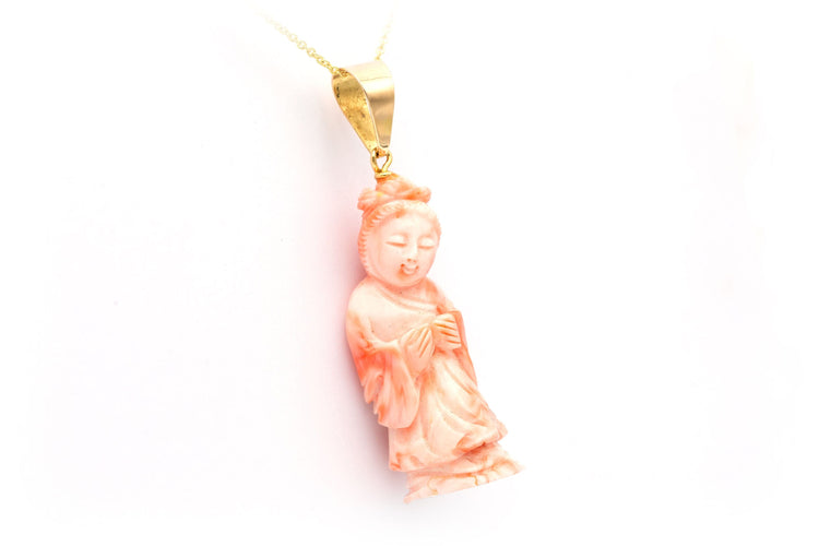 Pendentif Pendentif asiatique 1950 en or jaune 18 carats et en corail 58 Facettes 22532