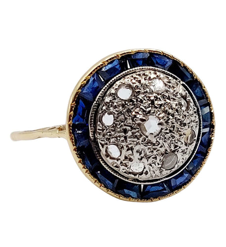 Bague 51.5 Bague cible art deco or jaune 18k ornée de diamants taillés en roses entouré de saphirs calibrés synthétiques (circa 1930) 58 Facettes A04977