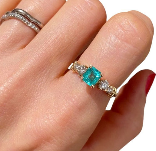 Bague 51.5 Bague vintage or jaune sertie d'une émeraude et de diamants 58 Facettes