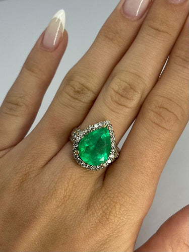 Bague 54 Bague or jaune emeraude de Colombie 6,55 ct et diamants 0,70 ct 58 Facettes 828