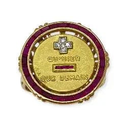 Bague 62 Chevalière d'Amour en or jaune, diamants et rubis "plus qu’hier moins que demain" 58 Facettes 330079805