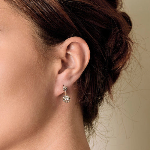 Boucles d'oreilles Boucles d'oreilles Dormeuses Art-Déco or et diamants 58 Facettes B240305