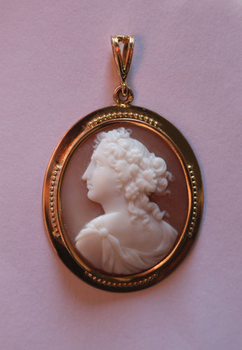 Pendentif Pendentif camée ancien en or jaune 58 Facettes 591
