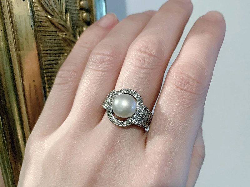 Ring aus Platin, Diamant und feiner Perle Art Deco