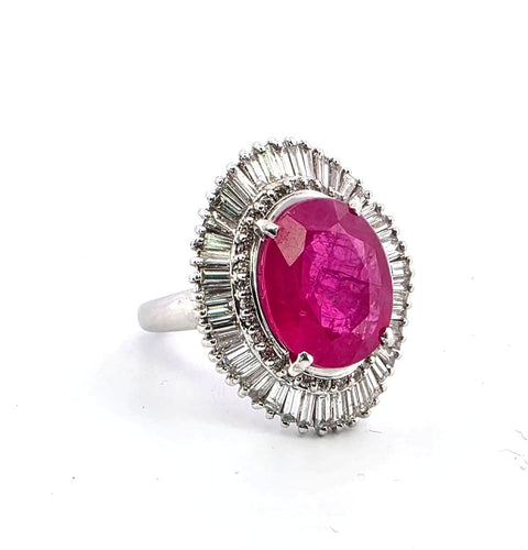 Bague 52 Bague en or blanc avec rubis et diamants 58 Facettes