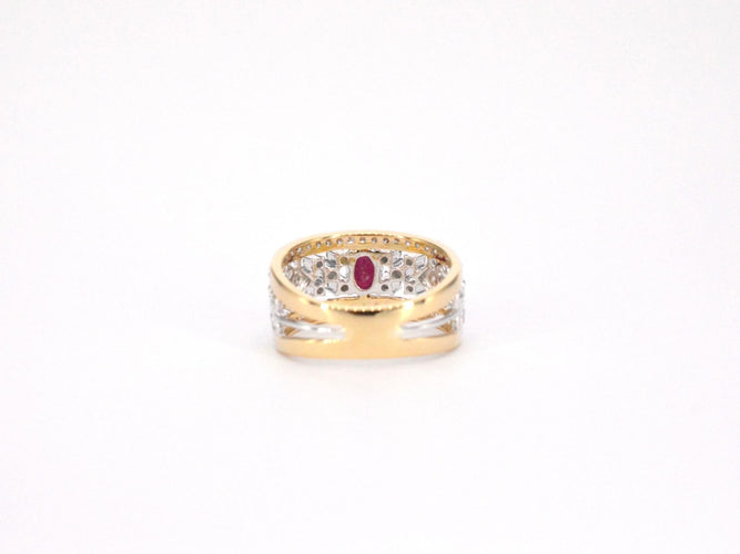 Bague 54 Bague en or jaune sertie de diamants et d'un rubis 58 Facettes 2240