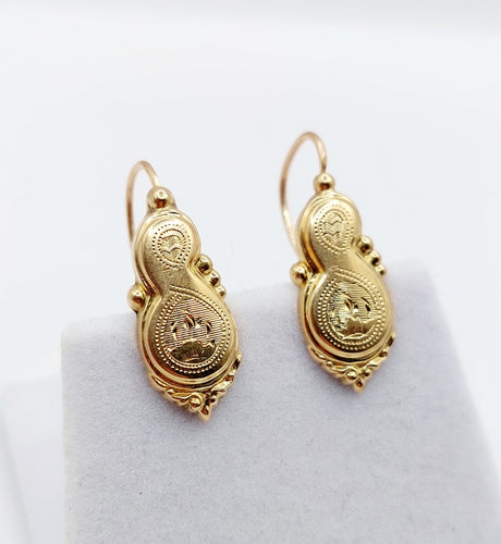 Boucles d'oreilles Dormeuses victoriennes poissardes or rose, goutte et décorations ciselées (circa 1880) 58 Facettes A05080