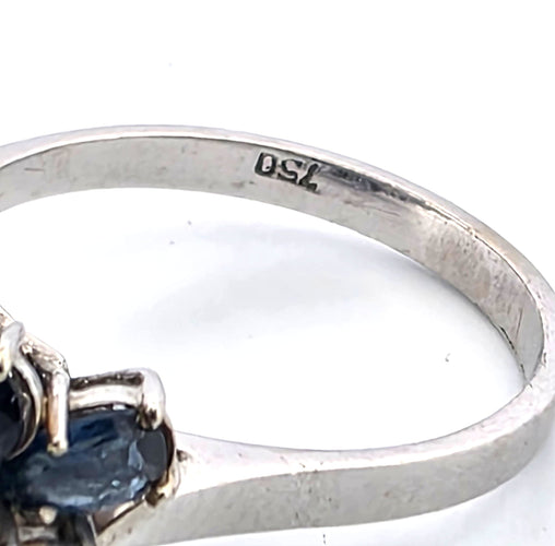 Bague 56 Bague en or blanc 18 carats avec saphirs et diamants 58 Facettes