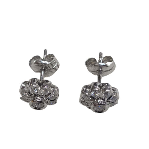Boucles d'oreilles Boucles d’oreilles en or blanc 18k et diamants 58 Facettes PE70