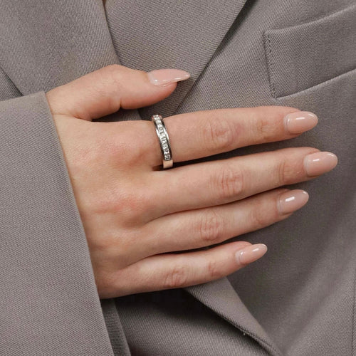 Bague 58.5 Bague alliance en or blanc avec diamants naturels taille princesse 58 Facettes 2505030