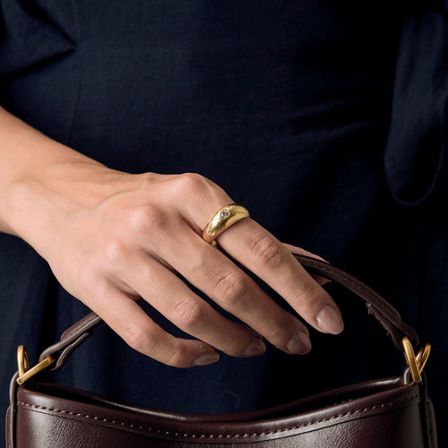 Guldring med diamanter 