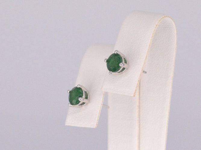 Boucles d'oreilles Boucles d'oreilles en or blanc avec émeraude 58 Facettes 2204