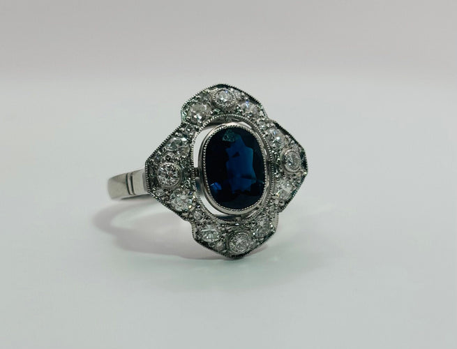 Bague 53 Bague de style Art Déco en platine avec un saphir central et des diamants 58 Facettes 50245