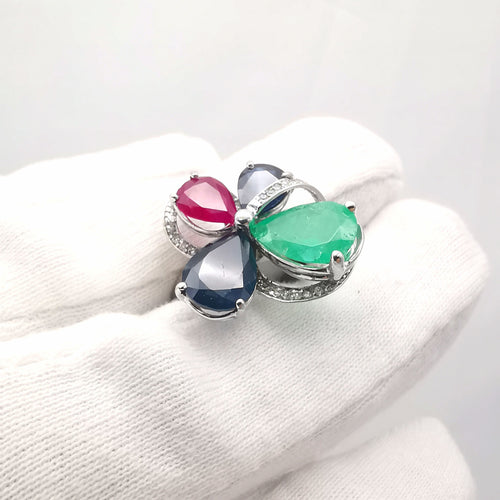 Bague 54 Bague or blanc et pierres précieuses 58 Facettes