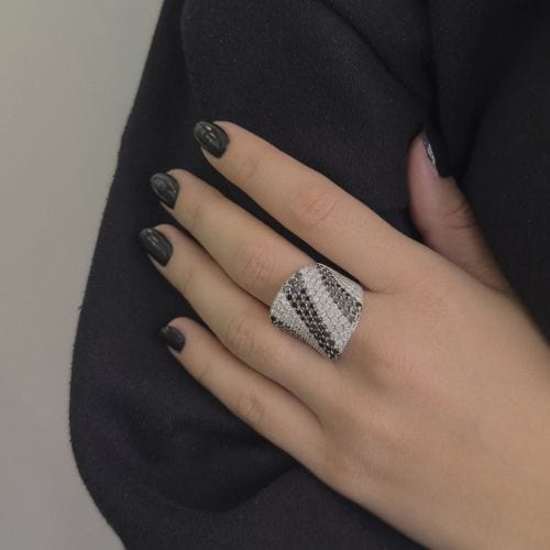 Bague 55 Bague bandeau diamants noirs et blancs 58 Facettes 25639