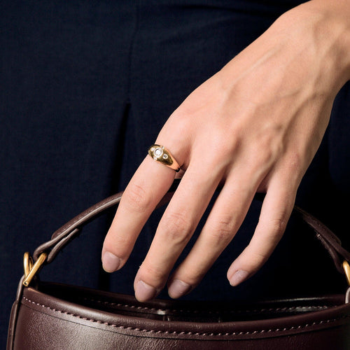 Yellow gold ring with diamonds 