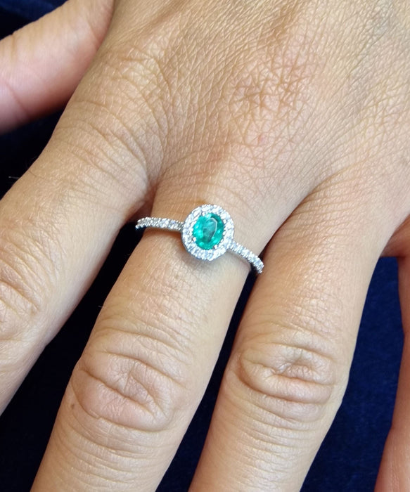 Salvini Dora-ring met natuurlijke smaragdgroene diamanten in 18k goud