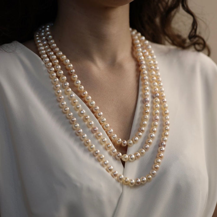 Japanese cultured pearl necklace