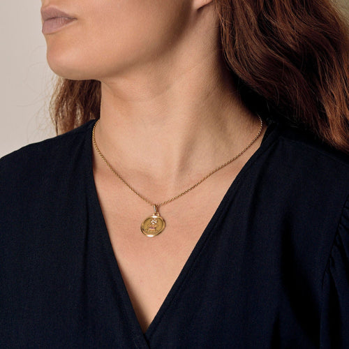 Pendentif Petite médaille Cancer en or jaune 58 Facettes COG04274