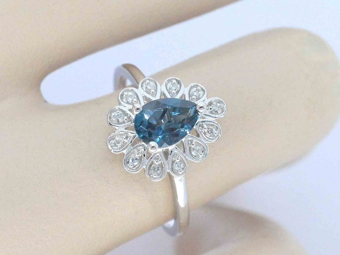 Bague 54 Bague en or blanc avec diamants et topaze 58 Facettes 2316