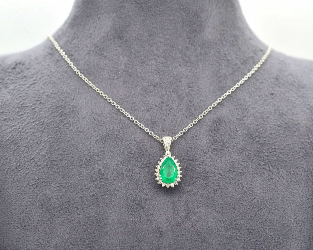 Collana in oro bianco con smeraldo ct 1,25 Colombia e diamanti 58 Facettes 8895