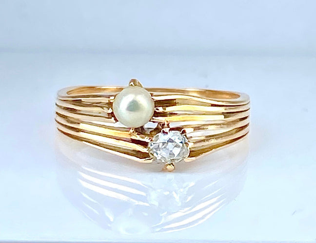 Ringa Toi & Moi i gult guld, diamant och pärla omkring 1900