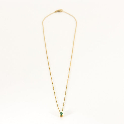 Colier subțire și pandantiv cu smarald 
