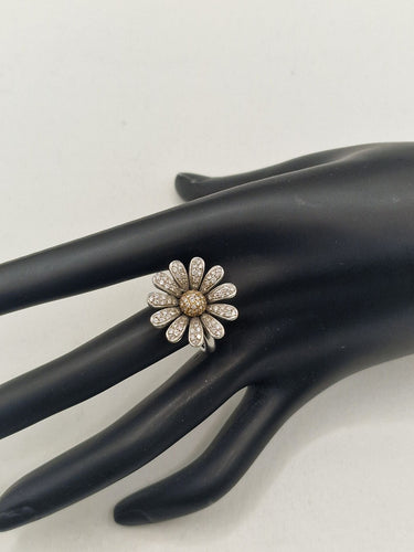 Bague Bague Fleur en or blanc et Diamants 58 Facettes