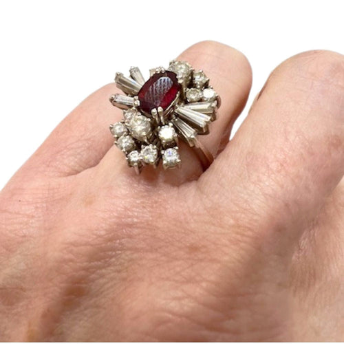 Bague 50 Bague design rétro 1945-1950 en or avec diamants de 2,14 ct et rubis 58 Facettes Q323(966)