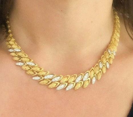 Collier Collier en or jaune et platine serti de 48 diamants 58 Facettes