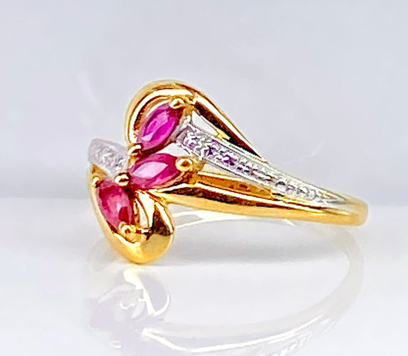 Bague 51 Bague or jaune 3 rubis navettes 58 Facettes AB649