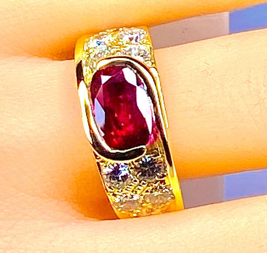 Bague 58 Bague en or jaune 18 carats, rubis 2,25 carats et 10 diamants 58 Facettes AB412