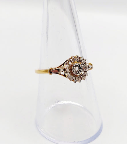 Bague 56.5 Bague marguerite antique en or 18k et diamants taille rose 58 Facettes A06397
