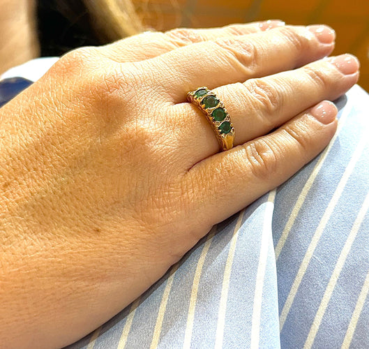 Bague 53 Bague jarretière émeraudes et diamants 58 Facettes