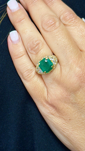 Bague en or jaune 18 carats diamants et émeraude 58 Facettes